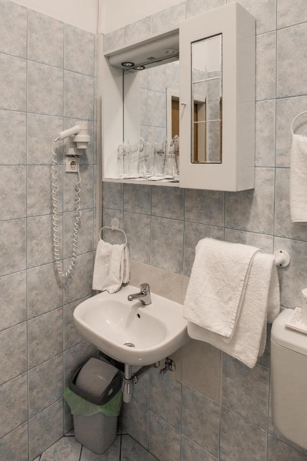 Hotel Carlstadt Karlovac Cameră foto